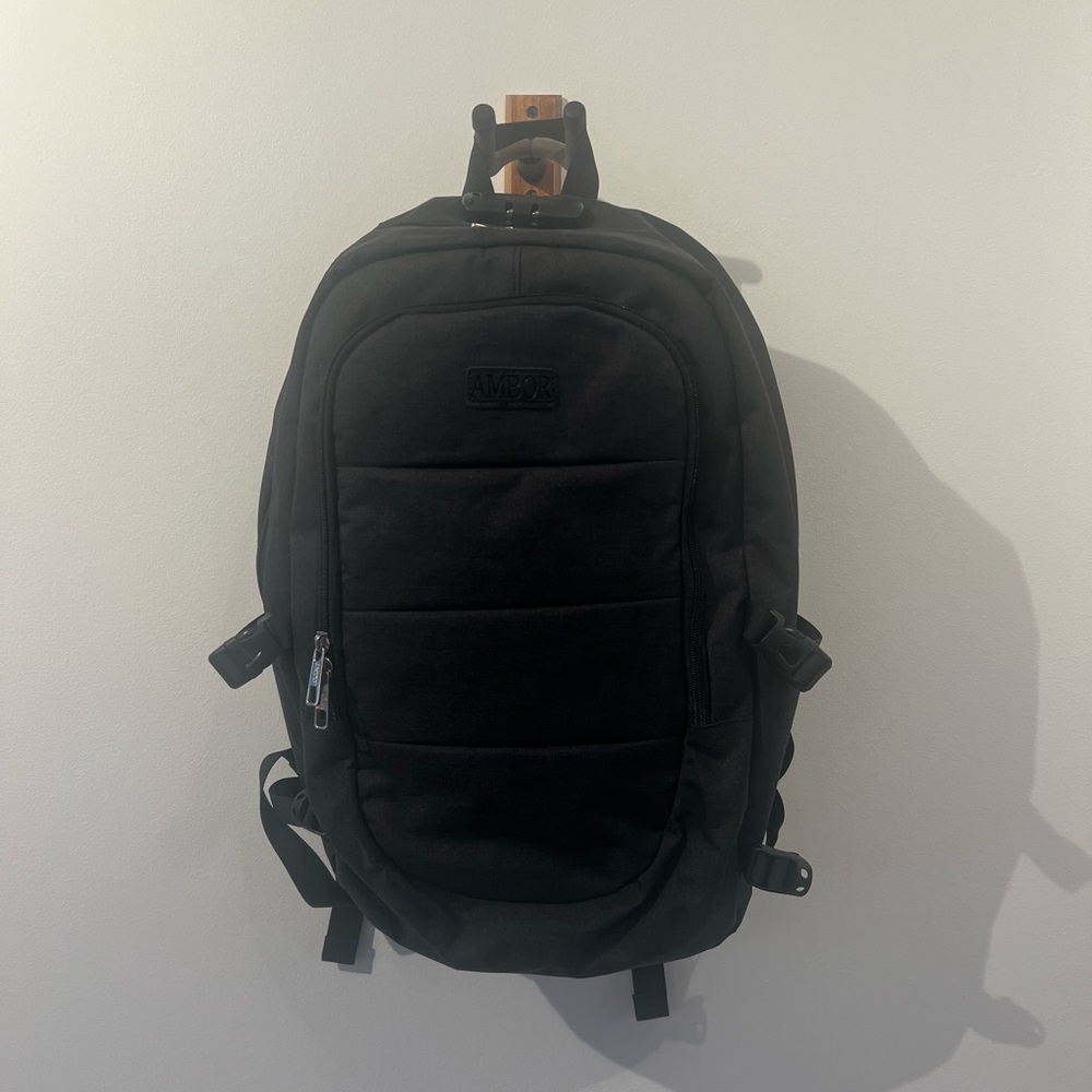 AMOR Backpack - Picture 3 of 7